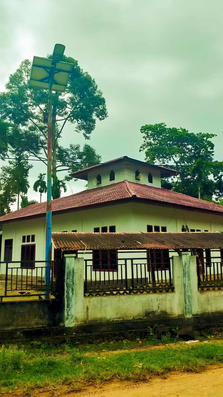  Meunasah/ masjid yang digunakan oleh masyarakat untuk beribadah di desa Babah Ceupan. 